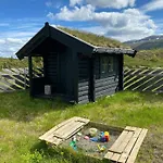 Spacious Family Near Nordre Syndin Tatil Evi *